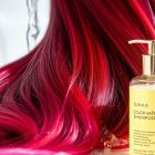 Jak myć włosy po farbowaniu, by utrzymać intensywność koloru i zdrowie pasm