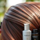 Stylizacja a pielęgnacja włosów: jak łączyć zabiegi, by uniknąć uszkodzeń i utrzymać efekt na dłużej